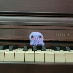[ONE] Light Purple Handmade Crochet Blushing Stress Ball Squid